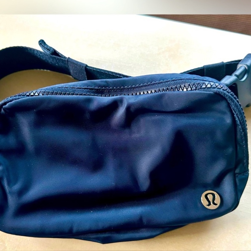 NEW! Lululemon everywhere belt bag (1L)